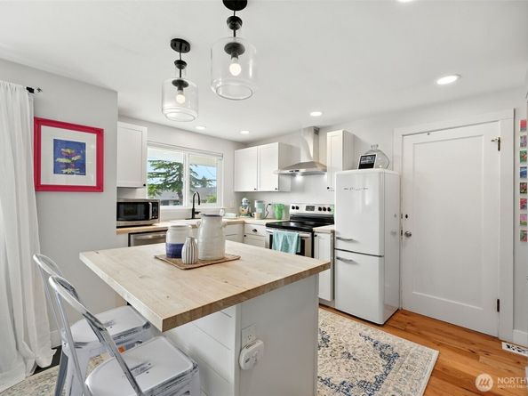 1614 Scott Place, Bremerton WA 98310
