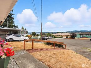 1614 Scott Place, Bremerton WA 98310