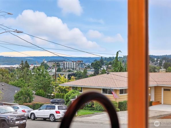 1614 Scott Place, Bremerton WA 98310