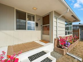 1614 Scott Place, Bremerton WA 98310