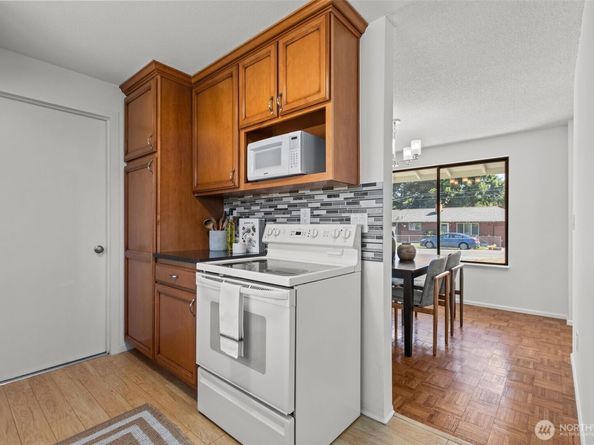 22816 85th Place W, Edmonds WA 98026