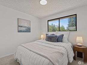 22816 85th Place W, Edmonds WA 98026