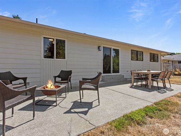 22816 85th Place W, Edmonds WA 98026