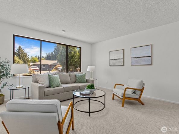 22816 85th Place W, Edmonds WA 98026