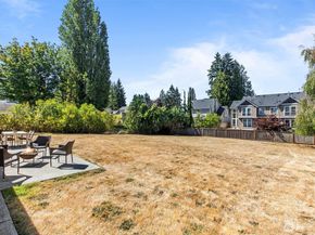 22816 85th Place W, Edmonds WA 98026