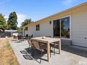 22816 85th Place W, Edmonds WA 98026