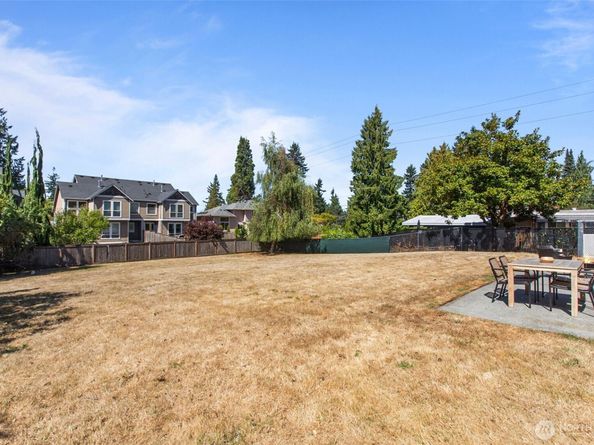 22816 85th Place W, Edmonds WA 98026