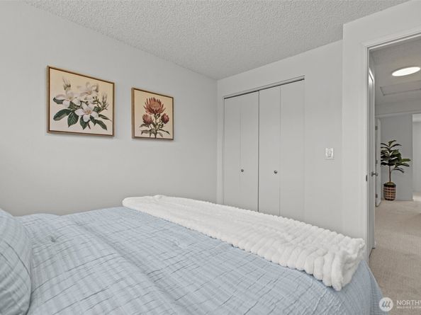 22816 85th Place W, Edmonds WA 98026