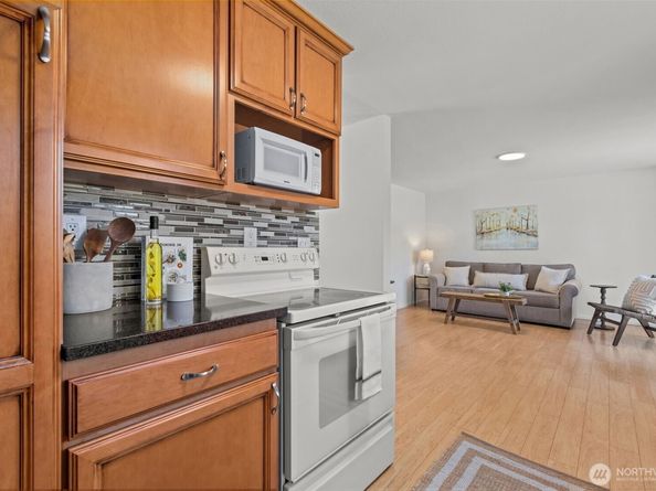 22816 85th Place W, Edmonds WA 98026