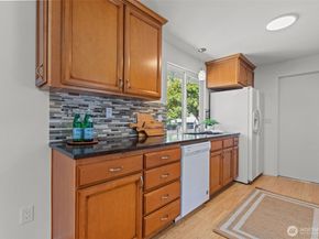 22816 85th Place W, Edmonds WA 98026