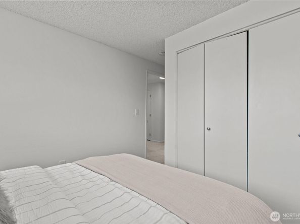 22816 85th Place W, Edmonds WA 98026