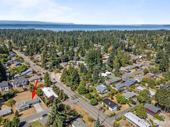22816 85th Place W, Edmonds WA 98026