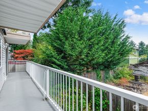 11532 15th Avenue NE 203, Seattle WA 98125