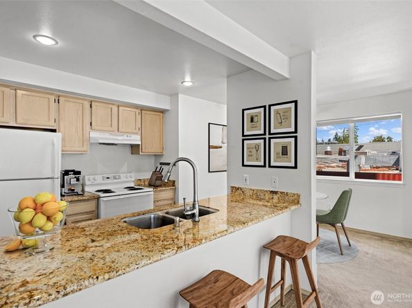 11532 15th Avenue NE 203, Seattle WA 98125