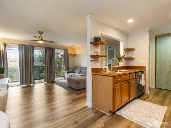 19428 Aurora Avenue N 431, Shoreline WA 98133