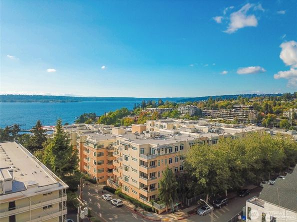 109 2nd Street S 423, Kirkland WA 98033