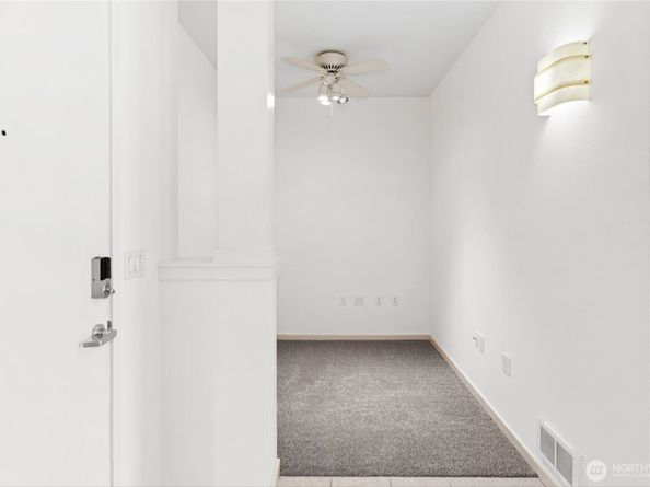 109 2nd Street S 423, Kirkland WA 98033