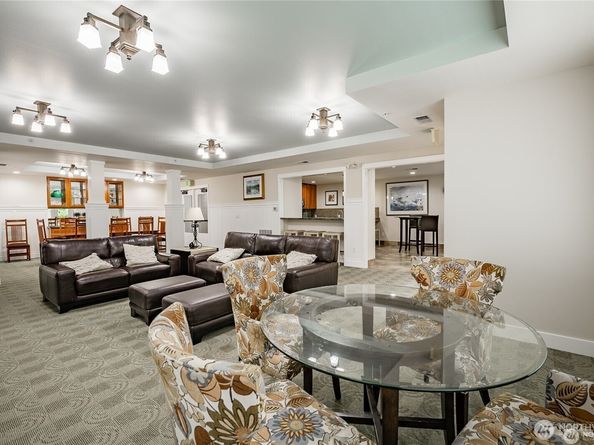 109 2nd Street S 423, Kirkland WA 98033