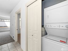 109 2nd Street S 423, Kirkland WA 98033