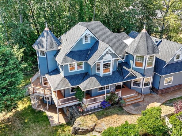 748 Vashon Place NE, Renton WA 98059