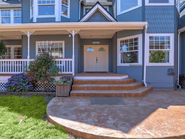 748 Vashon Place NE, Renton WA 98059