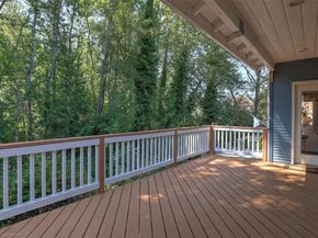 748 Vashon Place NE, Renton WA 98059