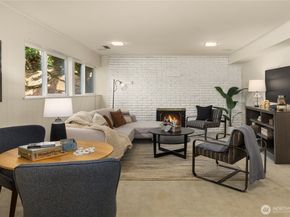 7929 SE 37th Street, Mercer Island WA 98040