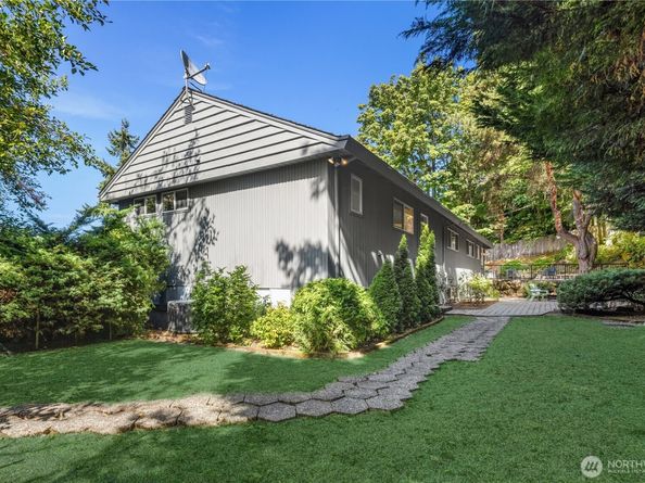 7929 SE 37th Street, Mercer Island WA 98040