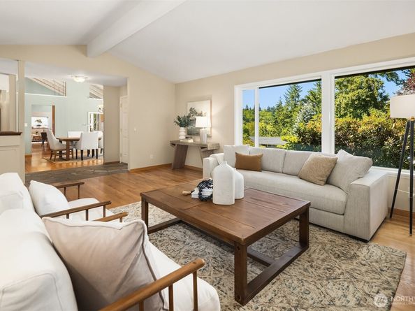 7929 SE 37th Street, Mercer Island WA 98040