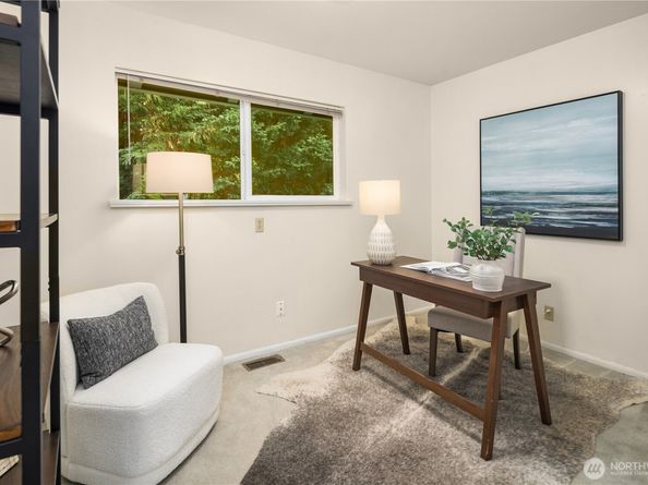 7929 SE 37th Street, Mercer Island WA 98040