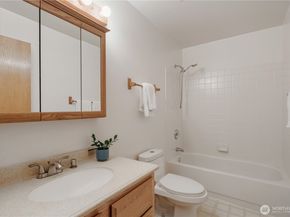 19430 Fremont Avenue N, Shoreline WA 98133