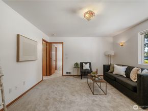 19430 Fremont Avenue N, Shoreline WA 98133