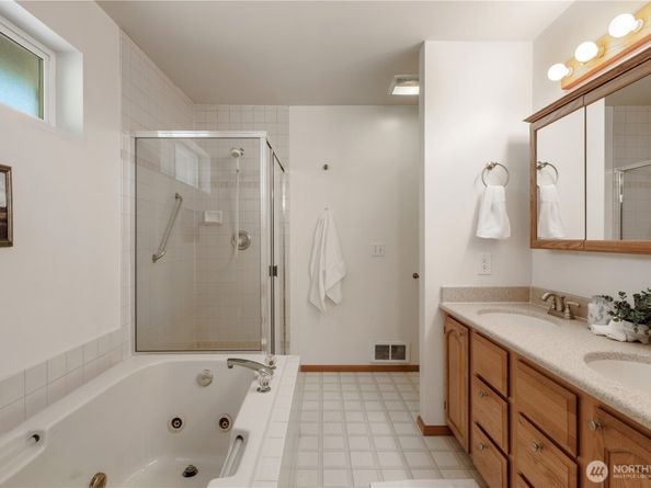 19430 Fremont Avenue N, Shoreline WA 98133