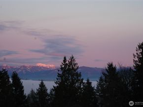 1502 223rd Place NE, Sammamish WA 98074