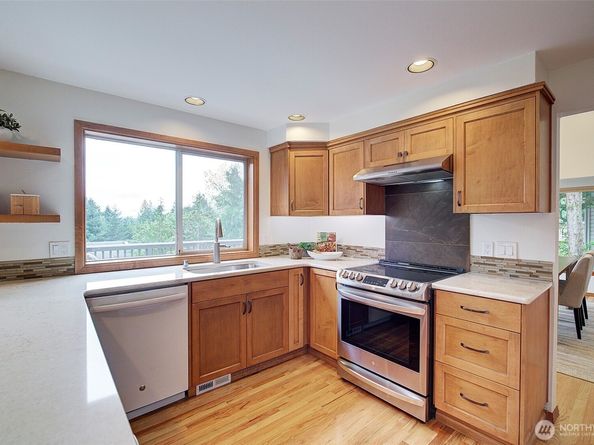 1502 223rd Place NE, Sammamish WA 98074