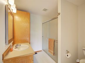 1502 223rd Place NE, Sammamish WA 98074