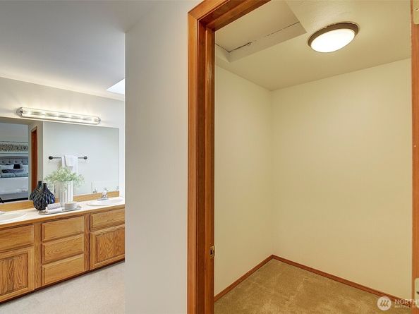 1502 223rd Place NE, Sammamish WA 98074