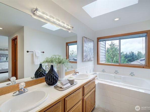 1502 223rd Place NE, Sammamish WA 98074
