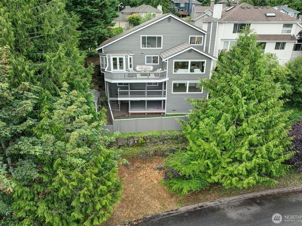 1502 223rd Place NE, Sammamish WA 98074