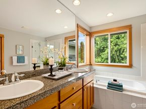 20027 10th Avenue W, Lynnwood WA 98036