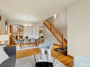 20027 10th Avenue W, Lynnwood WA 98036