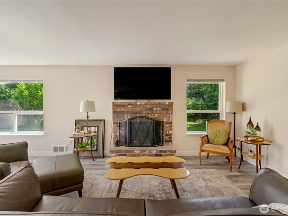 6015 Dexter Avenue A/B, Everett WA 98203