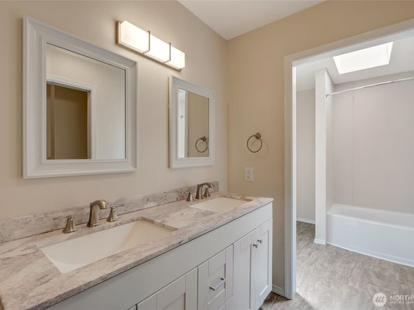 6015 Dexter Avenue A/B, Everett WA 98203