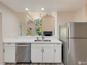 6015 Dexter Avenue A/B, Everett WA 98203