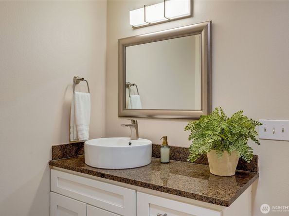 6015 Dexter Avenue A/B, Everett WA 98203