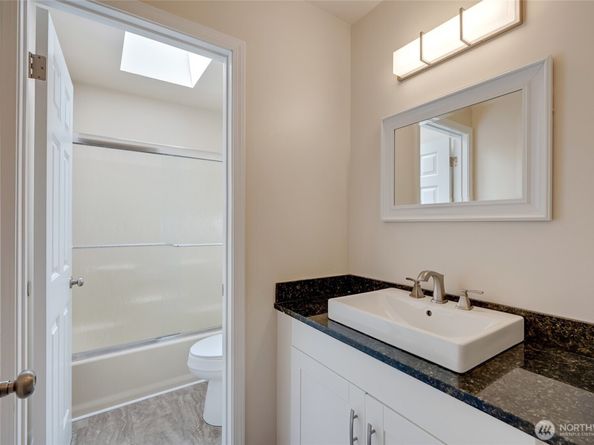 6015 Dexter Avenue A/B, Everett WA 98203