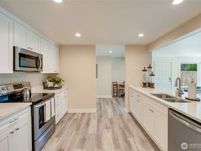 6015 Dexter Avenue A/B, Everett WA 98203