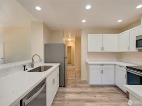 6015 Dexter Avenue A/B, Everett WA 98203
