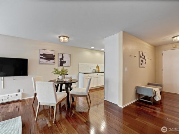 1600 43rd Avenue E 201, Seattle WA 98112