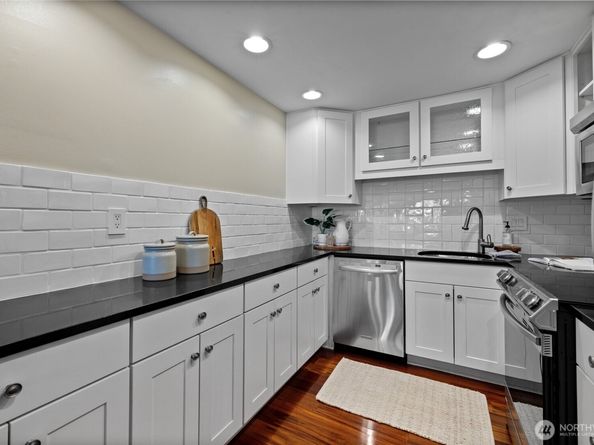 1600 43rd Avenue E 201, Seattle WA 98112